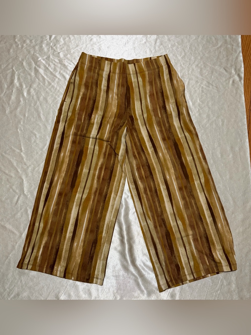 Susan Graver Regular Printed Liquid Knit Wide Leg Crop Pants XS A649309 NWOT